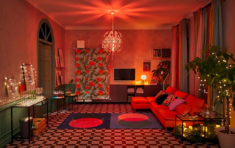 How to Decorate a Party Room