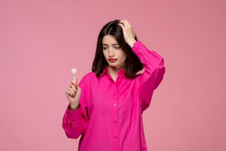 女士脫髮先兆：識別與應對
